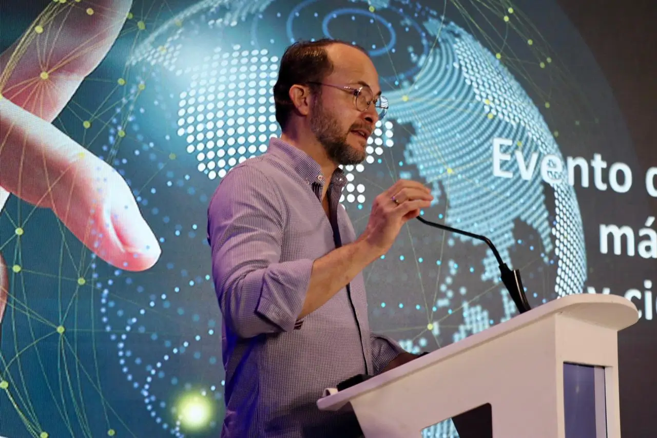 Foto de ¿Qué es Máster IA y por qué es clave para la transformación empresarial en el Atlántico?